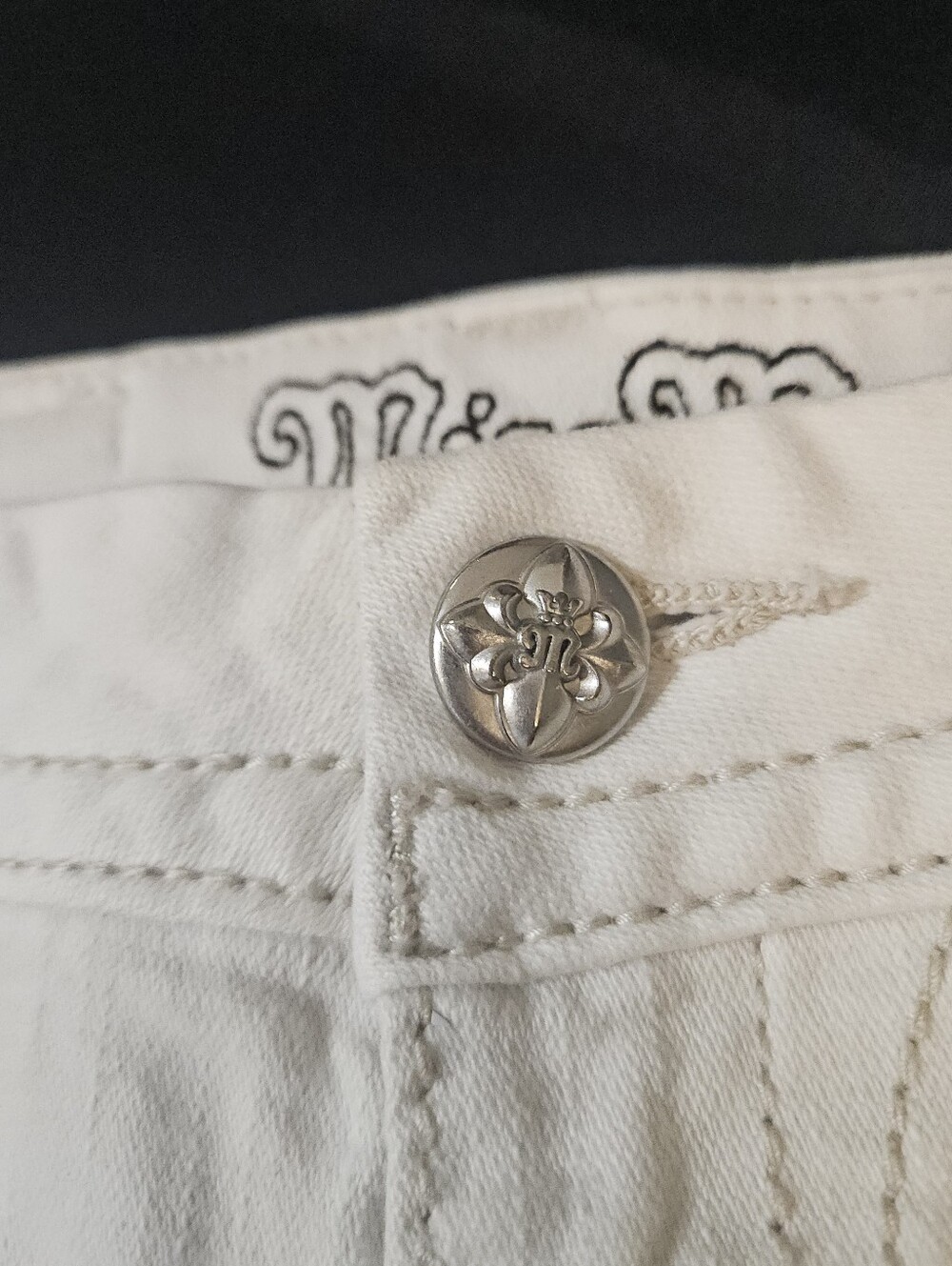 MISS ME Embellished Distressed Mid-Rise Easy Raw Hem Shorts Size 30 - Picture 5 of 12